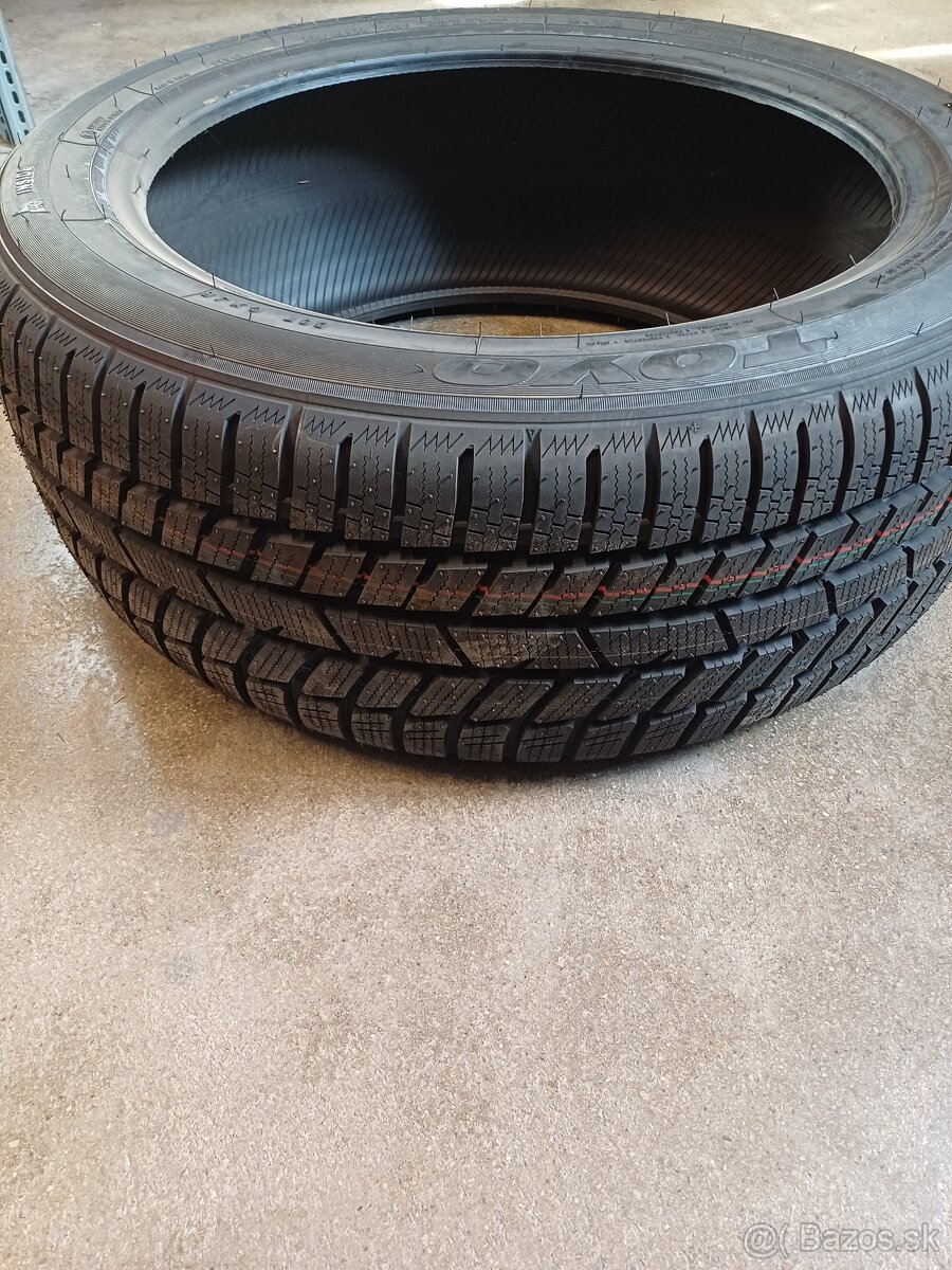 Toyo s954 snowprox 265 45 R20