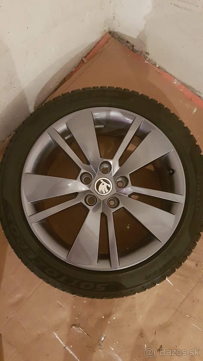 Zimná sada orig.ŠKODA 5x112 R18ET 44 Pirelli 235/45