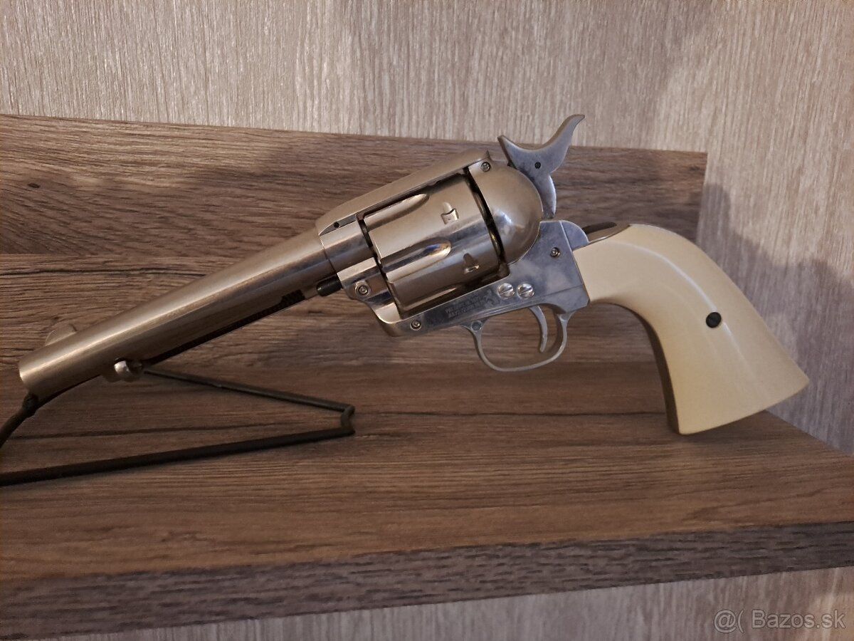 Vzduchova revolver co2