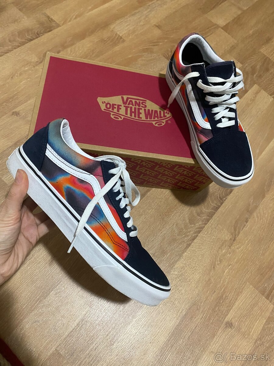 Vans old skool dark aura