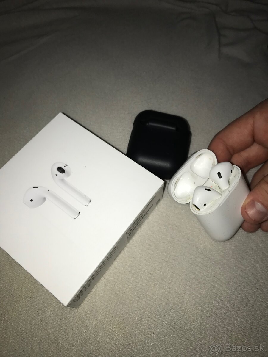 Apple AirPods 1 generacie