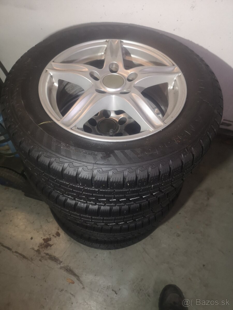 Predam zimnu sadu 5x112 195/65R15