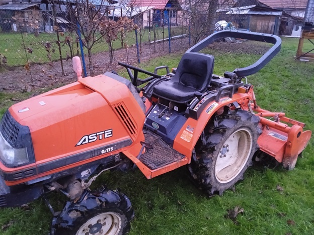 Predám traktor Kubota aste 175 f + rotavator