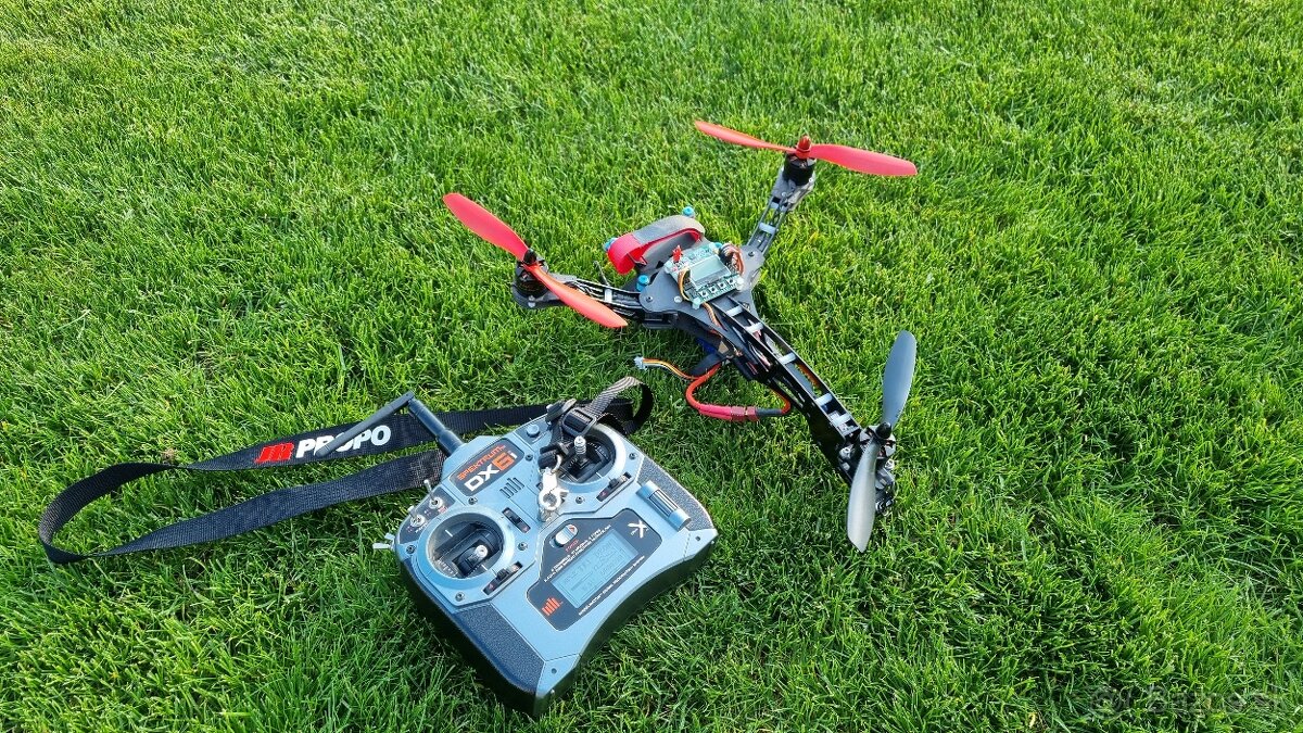 Dron tricopter