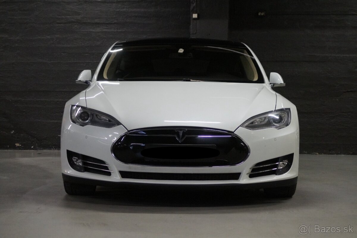 TESLA MODEL S P85