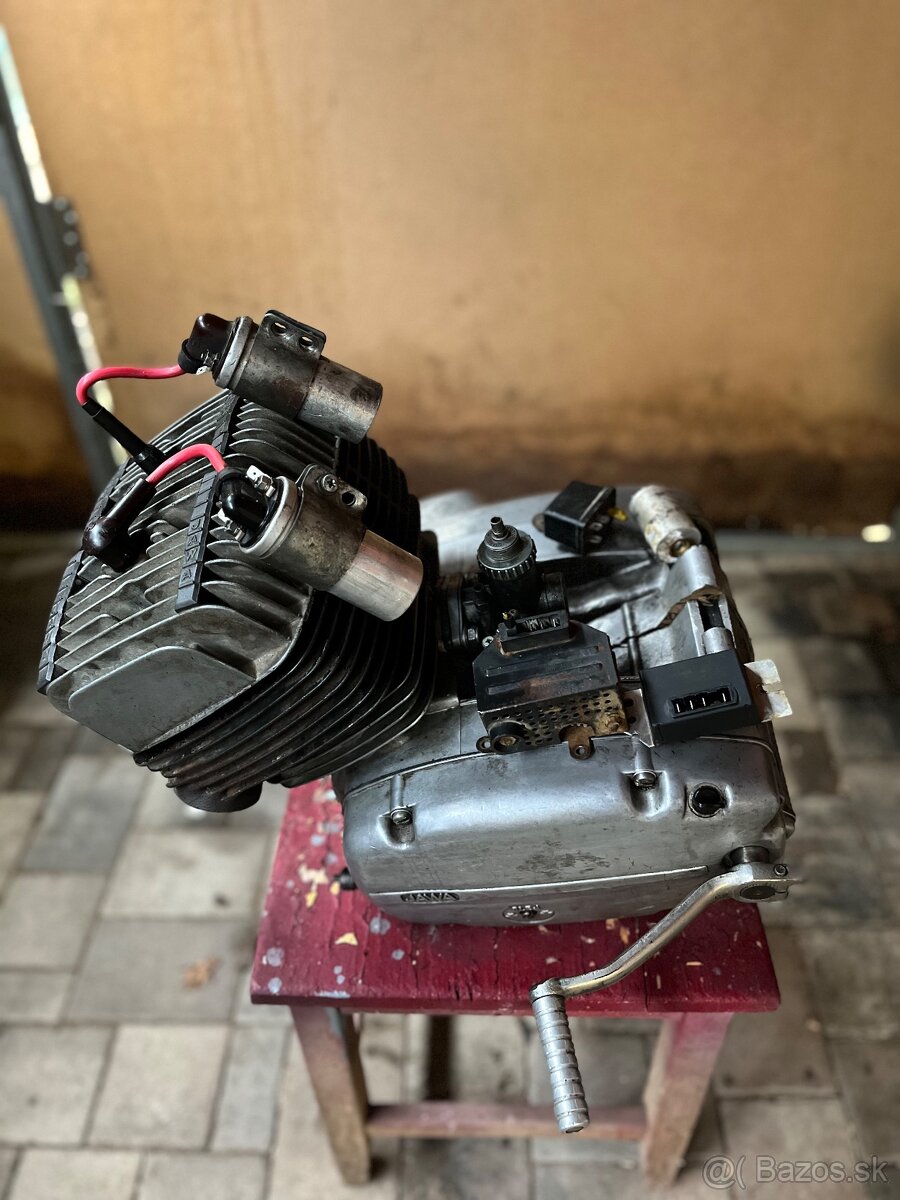 Jawa 632 motor + dve motorky