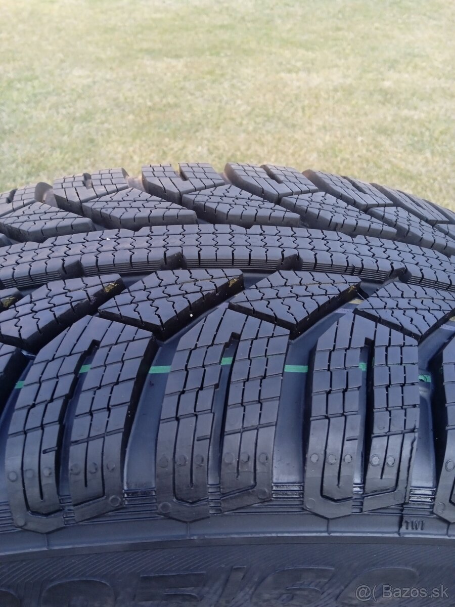 205/60 r16 zimné pneumatiky...8 mm