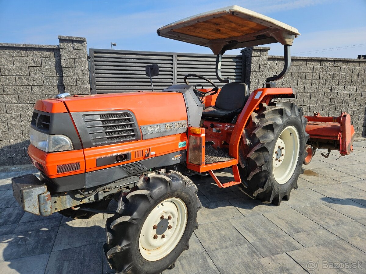 Kubota 32 koní 4x4