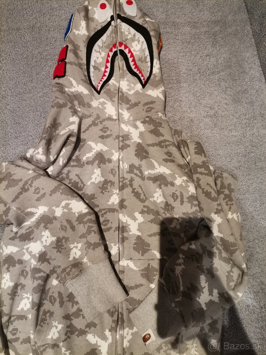 Bape hoodie ????