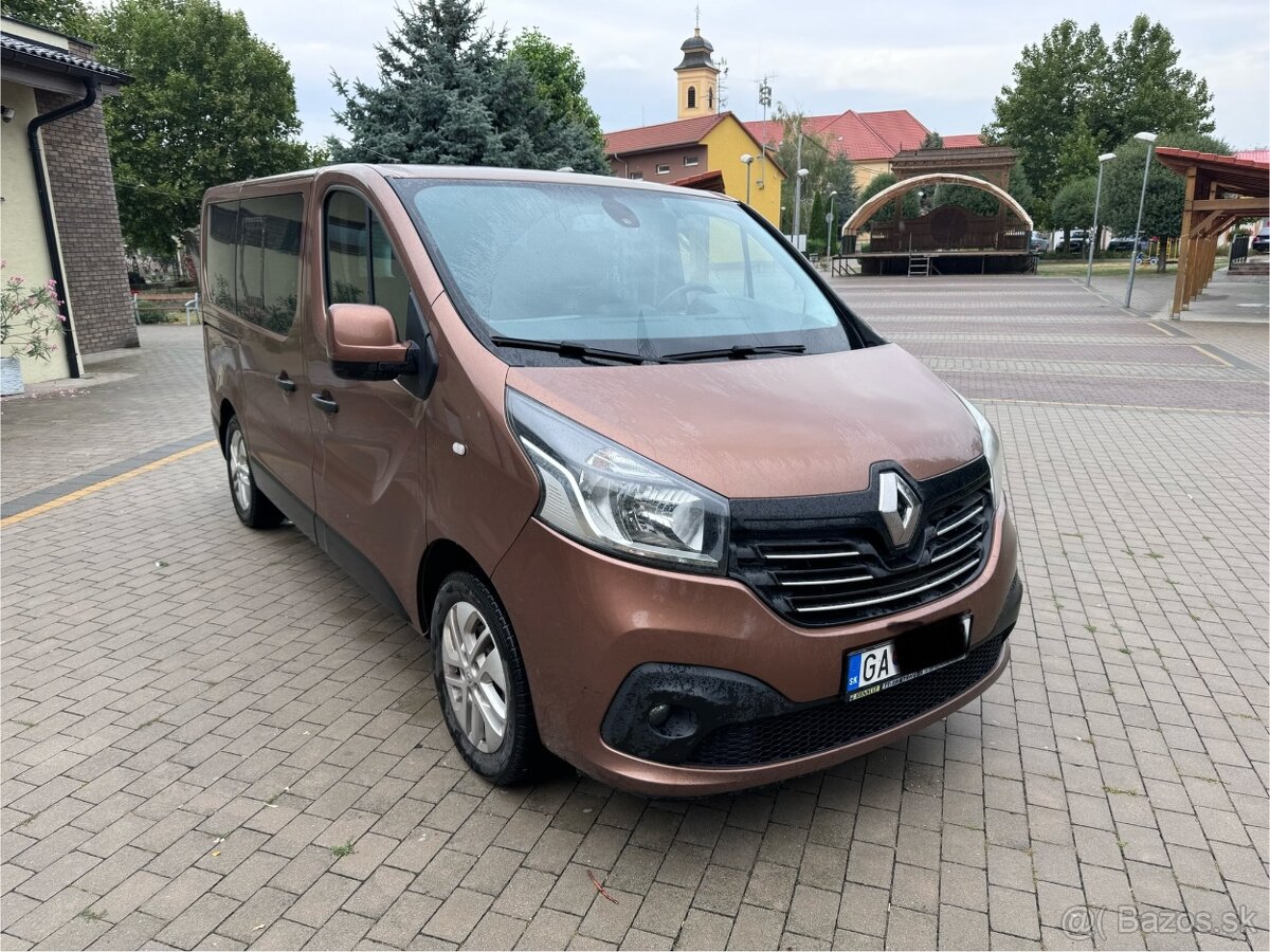 Renault Trafic Bus