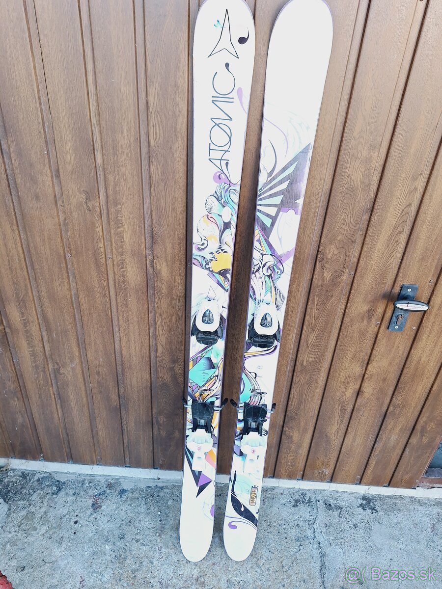 Lyže Freestyle Freeride  atomic 152cm.