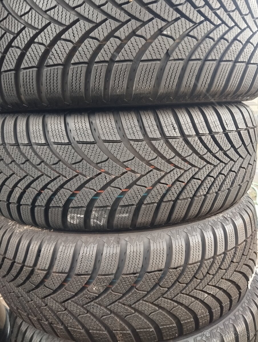 215/60 R16 99H XL zimné pneumatiky semperit