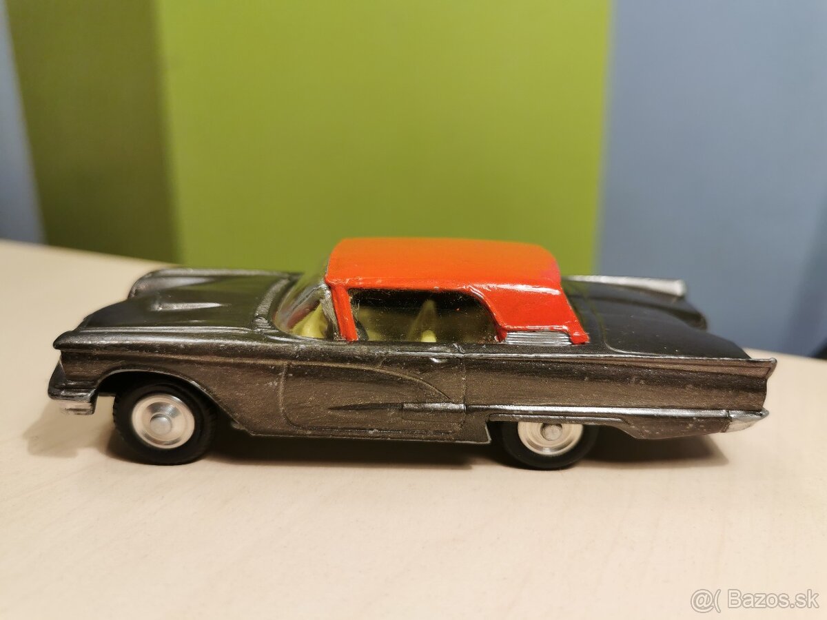 Corgi toys Ford Thunderbird