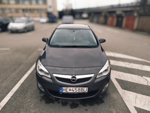 Opel Astra 1.4 74kw, LEN : 65 tisíc km