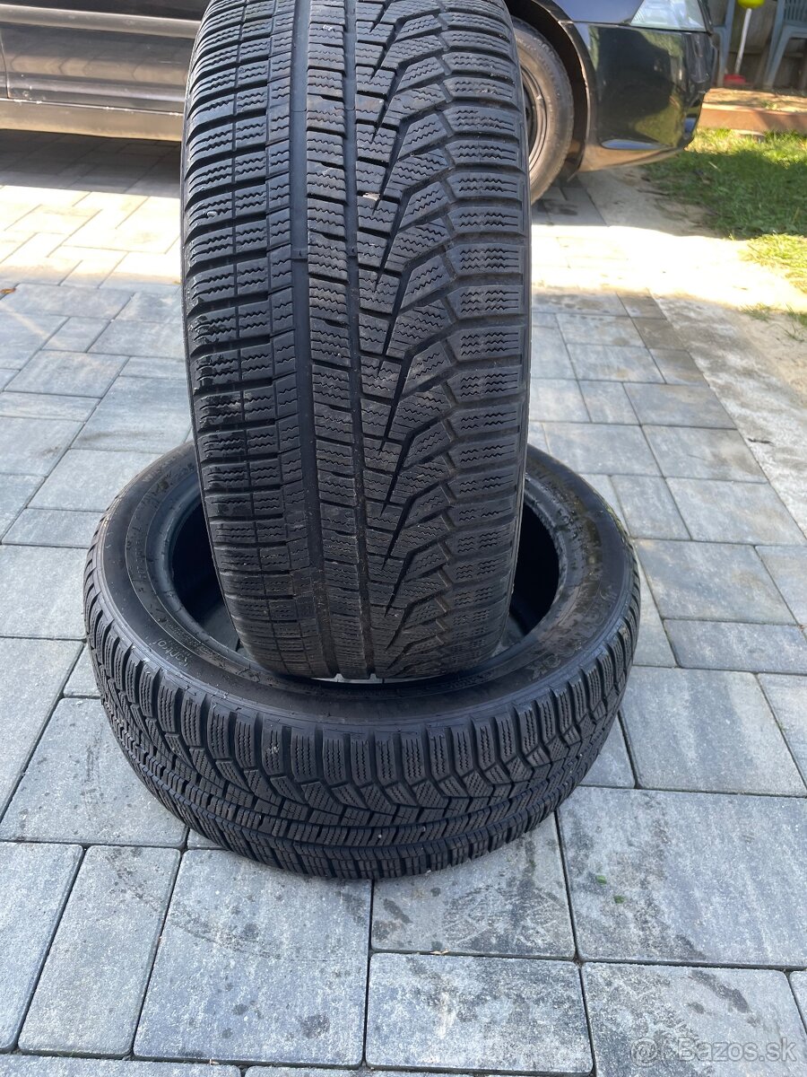 Predám 2ks zimné pneu 225/45R18 HANKOOK