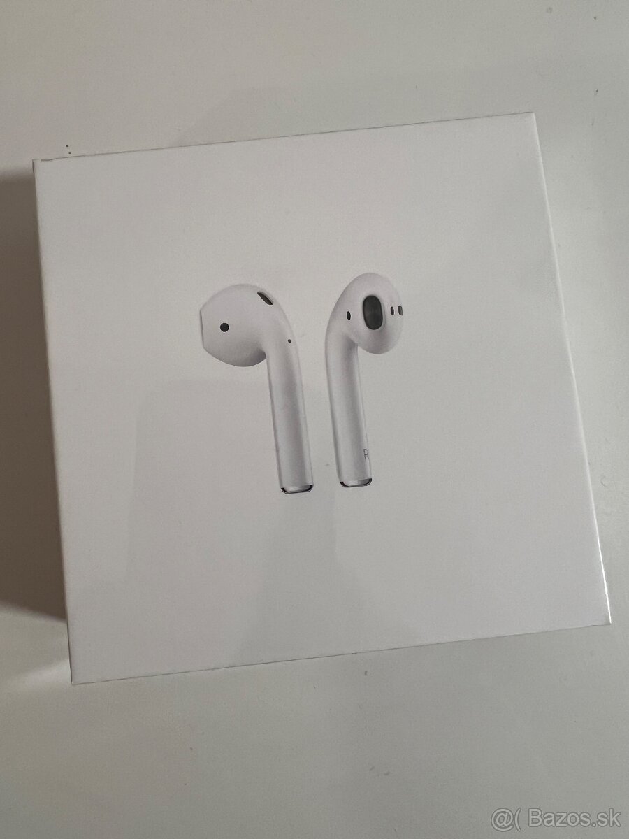 Apple Airpods (2.generácie) s Lightning nabíjacím púzdrom