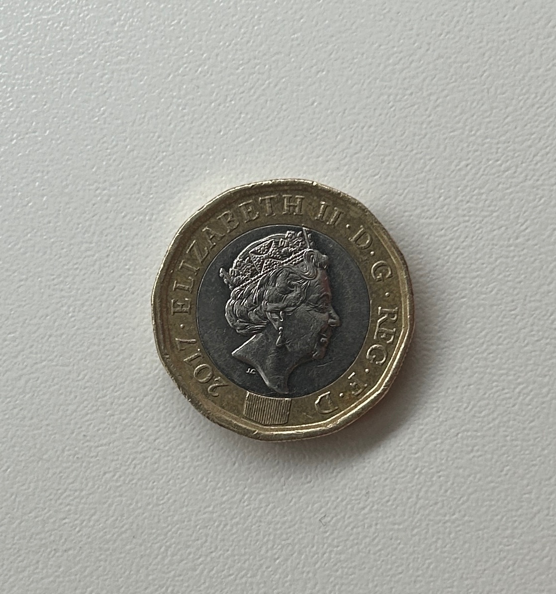 One pound ELIZABETH II 2017