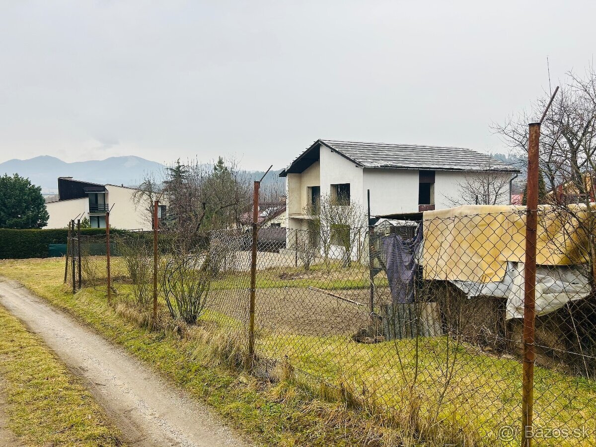 Na predaj rozostavaný dom s pozemkom v obci Šalková B. Bystr