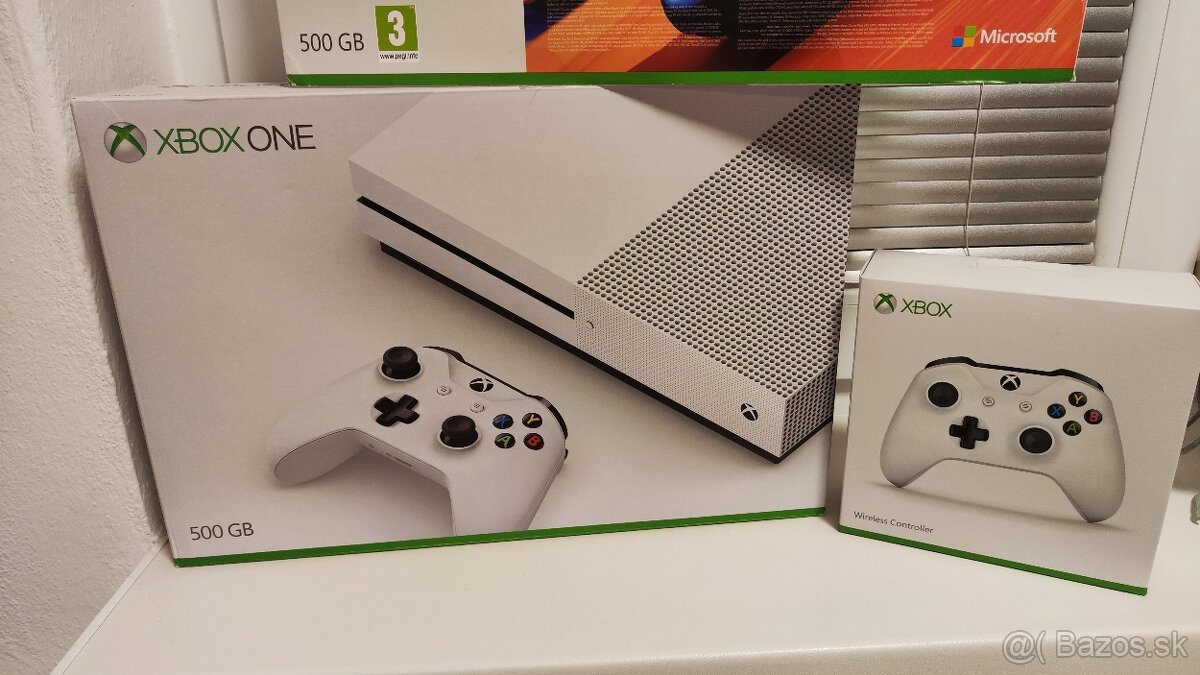 XBOX One S 500Gb + hry + 2x ovládač