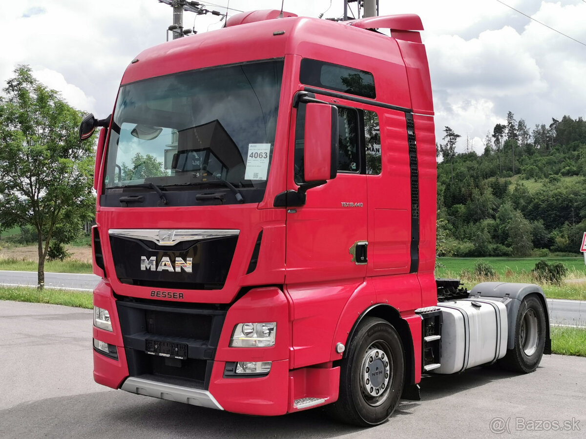 Prodám tahač návěsů MAN TGX 18.440 4X2 EURO 6 RETARDÉR