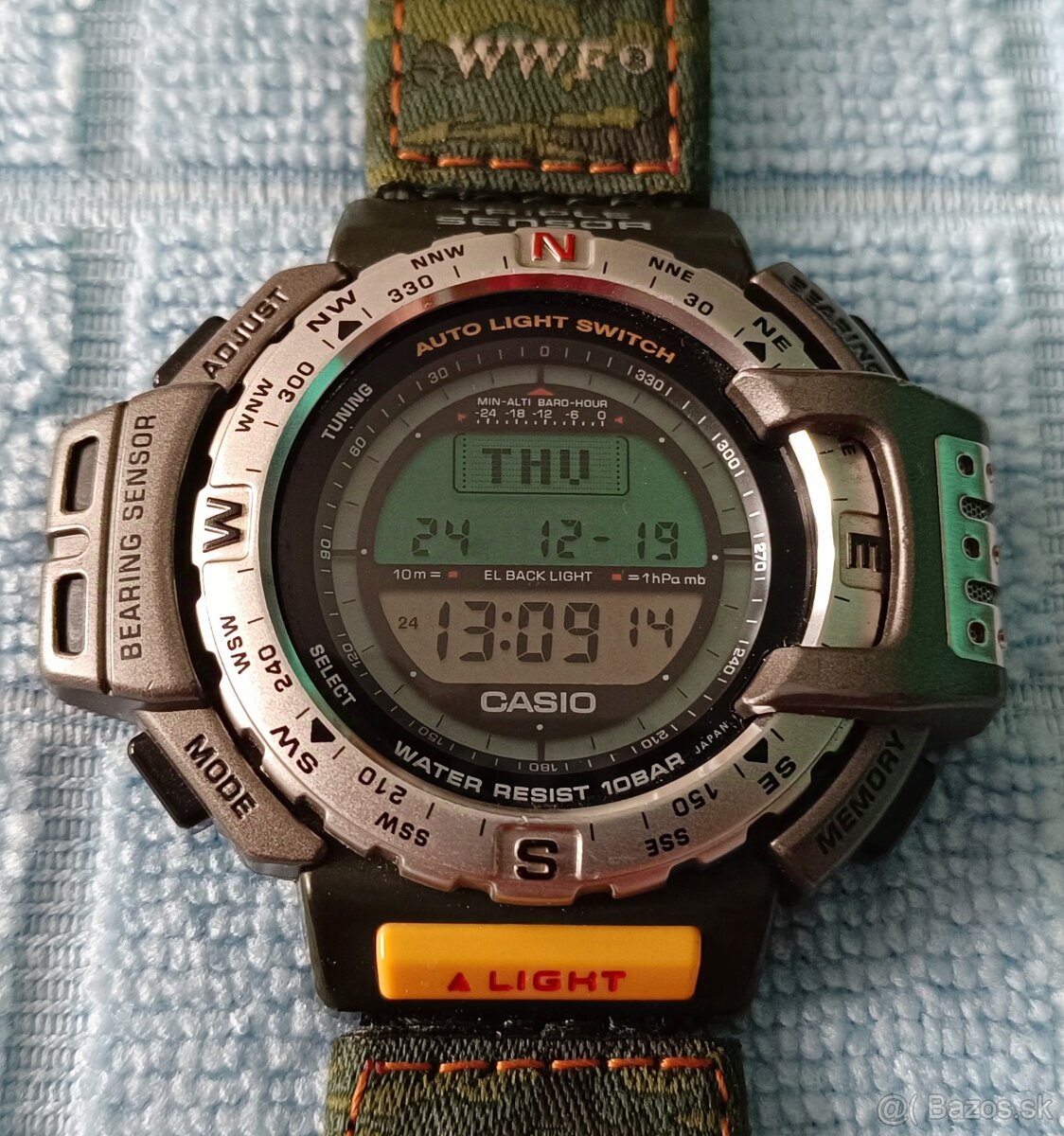 Casio Pro Trek PRT-40 WWF red