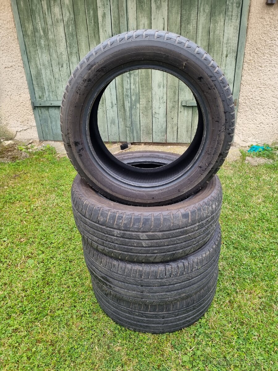 Predám pneumatiky bridgestone 215/55 R17