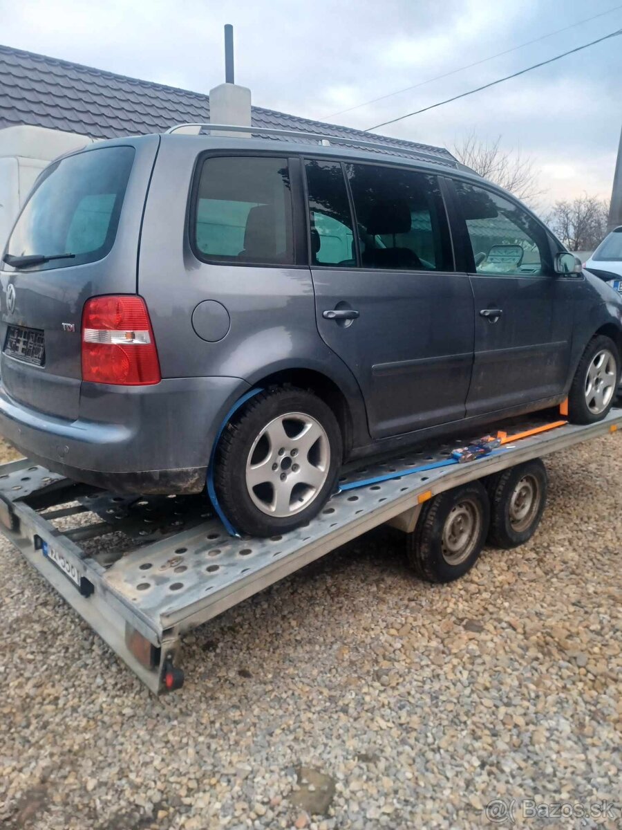 Rozpredam VW Touran 1.9Tdi 77kw 2005 BKC