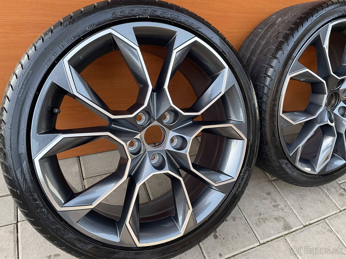 EXTREME GRAU  orig.skoda225 35 R19 5x112  7,5j x19 ET 51 VW 