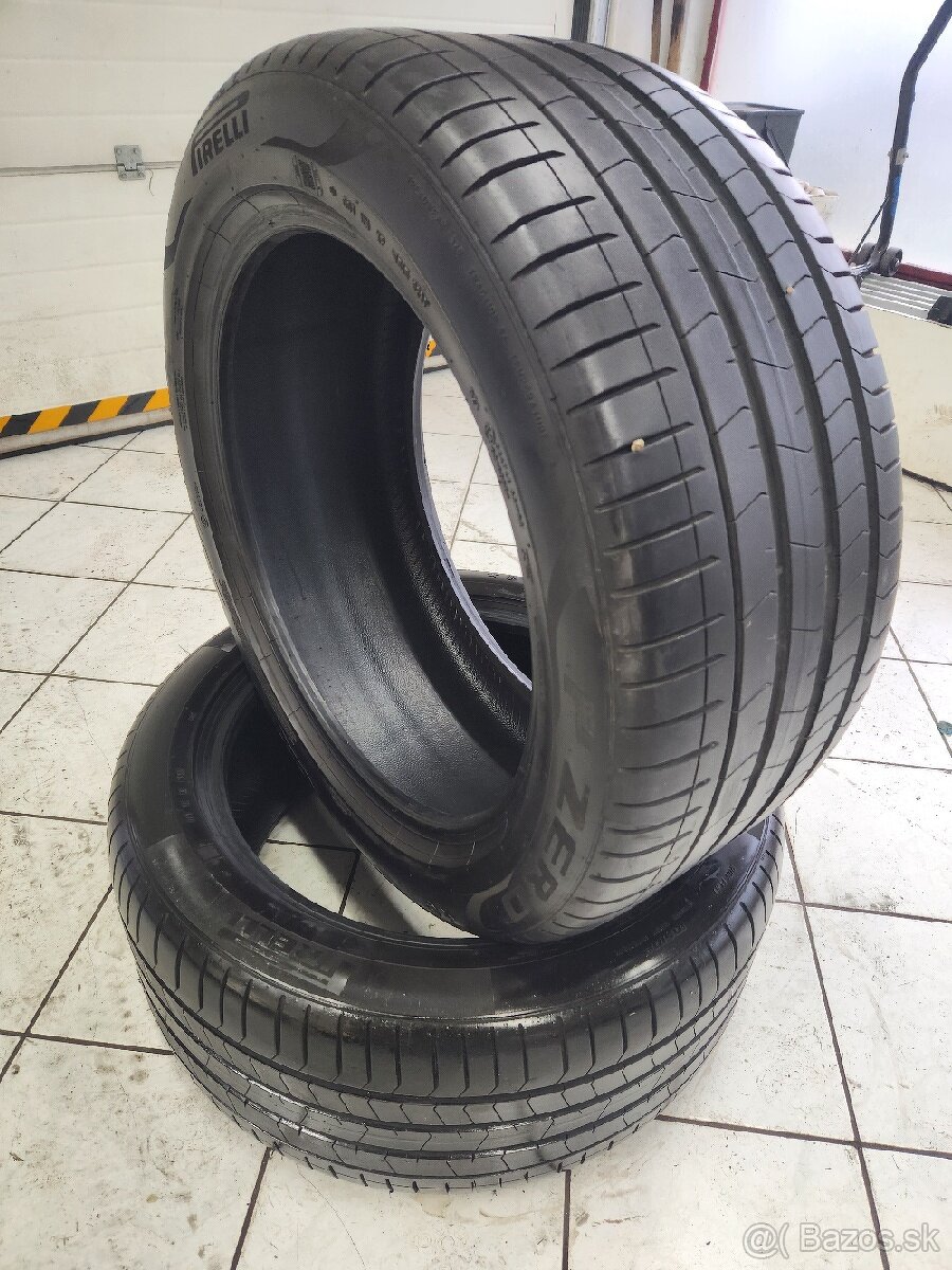 Predám letnú sadu 2ks 305/40 R20 Pirelli