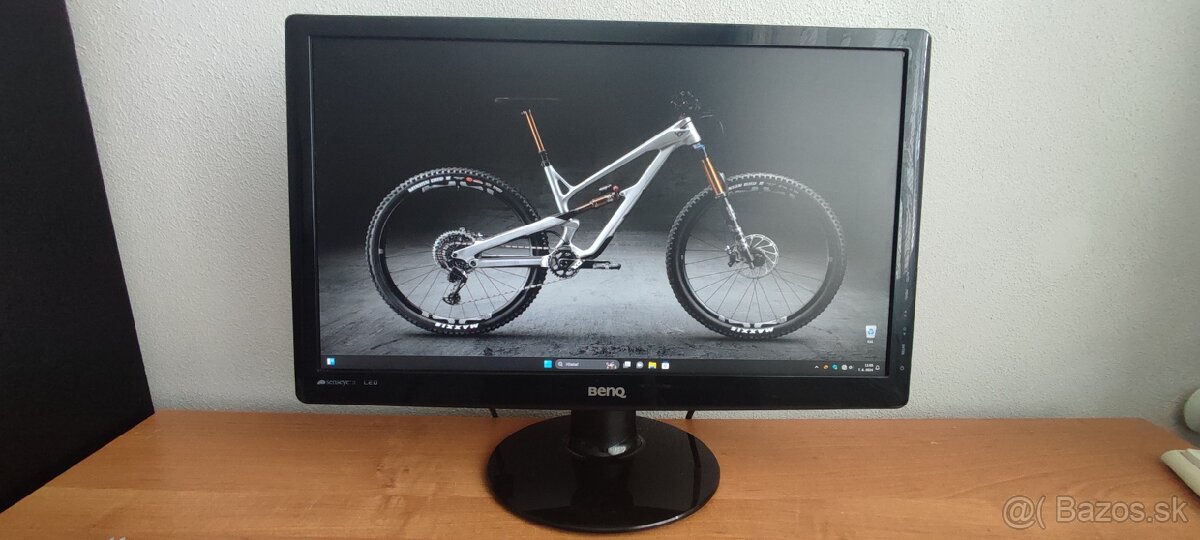 LED MONITOR BENQ