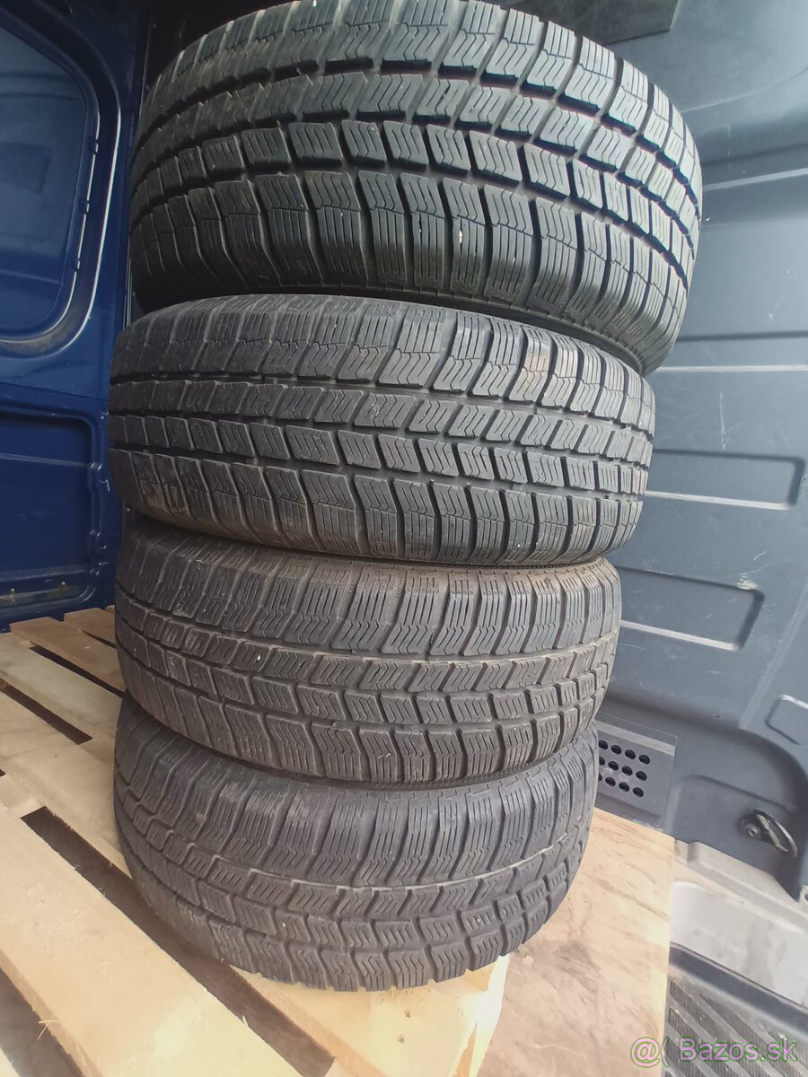 Predam zimne pneumatiky 185/65r14