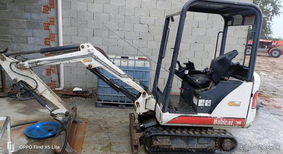 Bobcat 320 minirypadlo