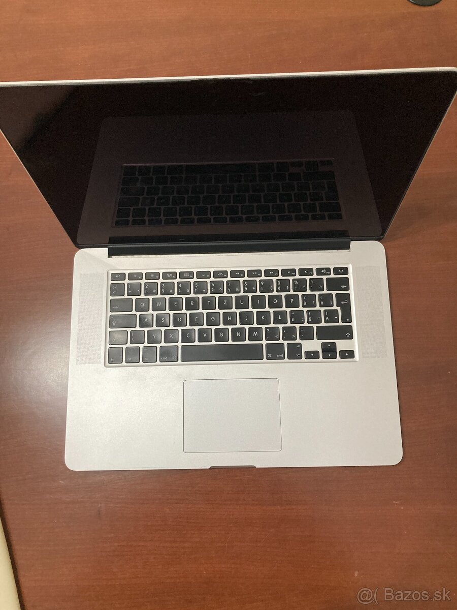 Apple MacBook Pro 15" Mid 2015 i7 2.2GHz/16GB/256GB