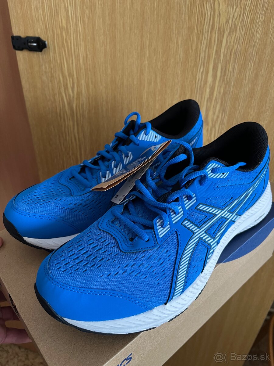 Botasky ASICS Gel Contend 8