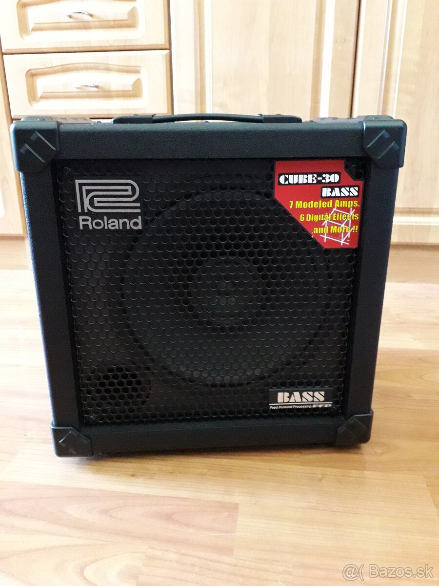 Predané    BASOVE KOMBO ROLAND CUBE-30