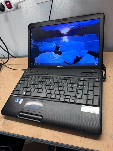 Notebook 15,6" TOSHIBA.Intel Pentium 2x2,30GHz.4g ram.320HD