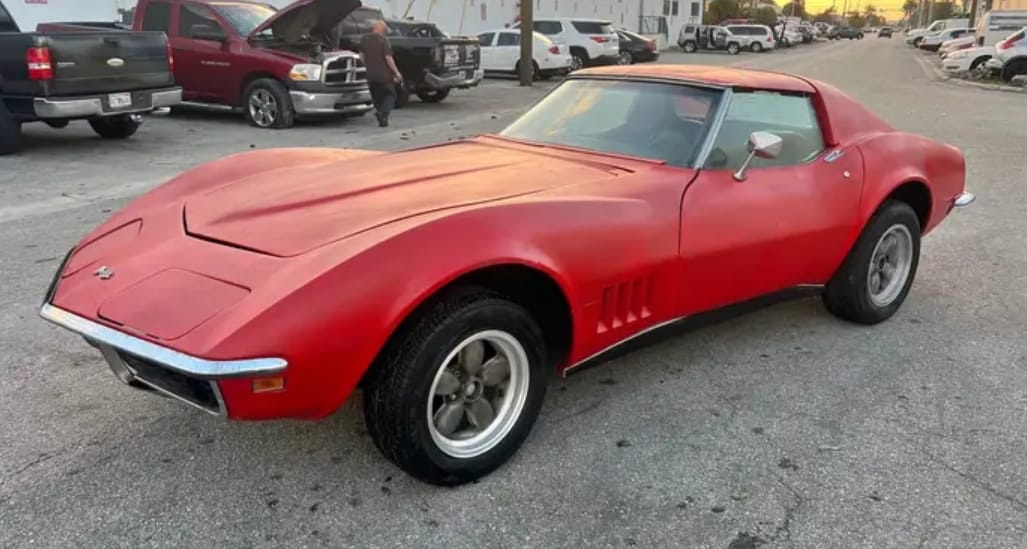 1969 Chevrolet Corvette - chromove narazniky - manual V8