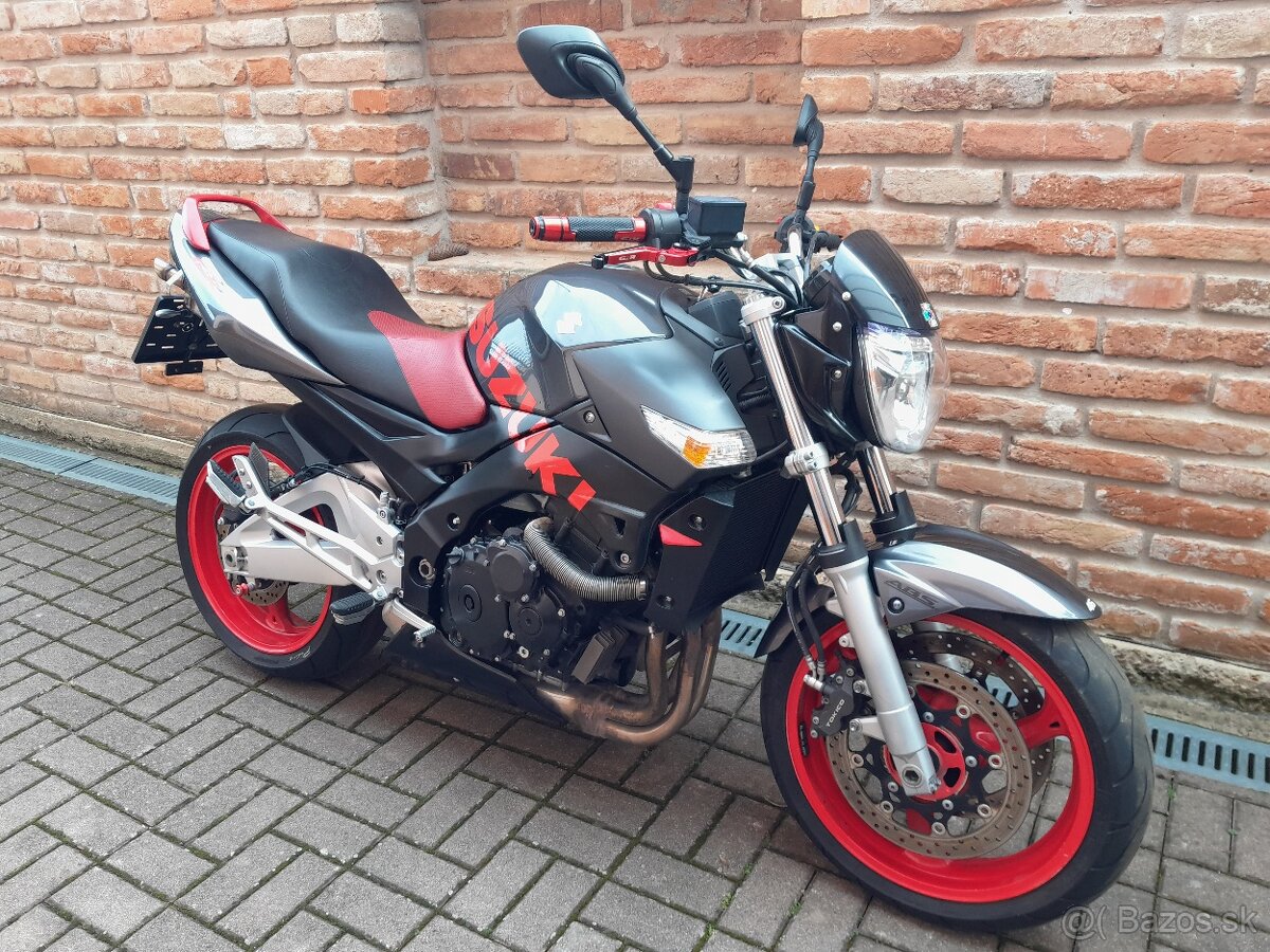 Suzuki GSR 600