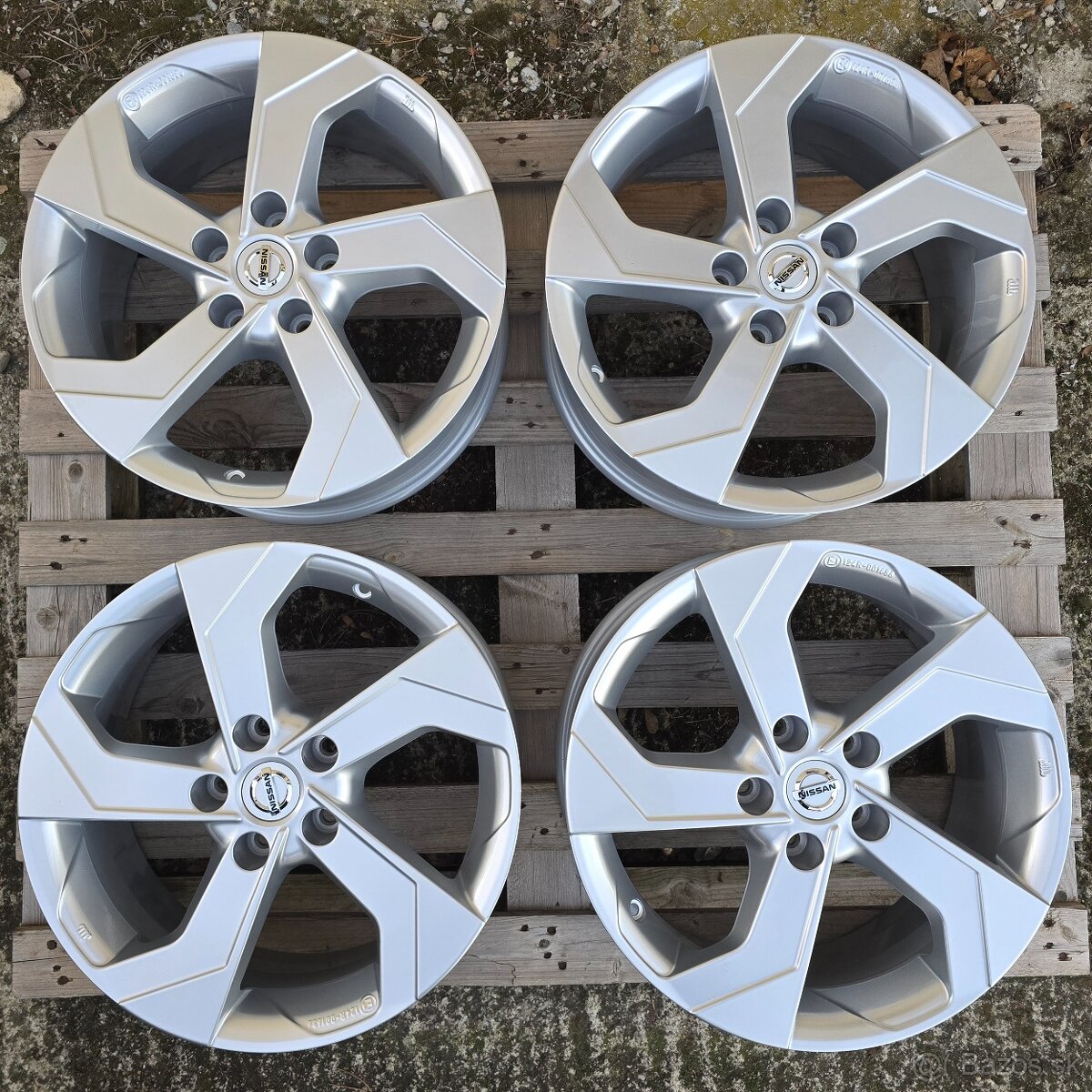 ORIGINÁL NISSAN HLINÍKOVÉ DISKY 5x114,3 R17