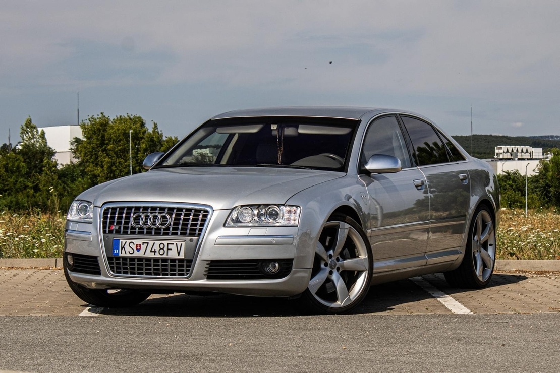 Audi S8