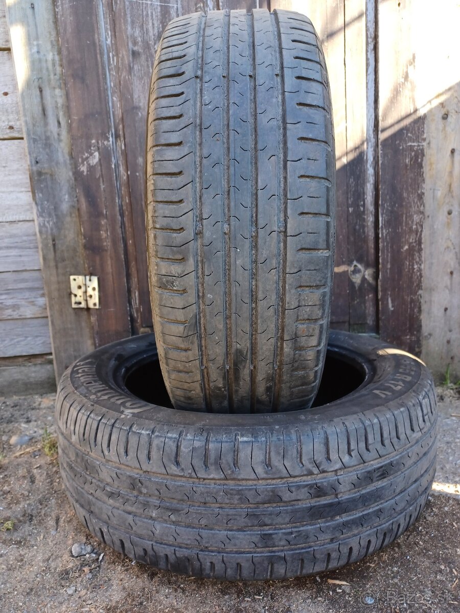 Predám 2 jazdené letné pneumatiky Continental Cont 205/55 R1