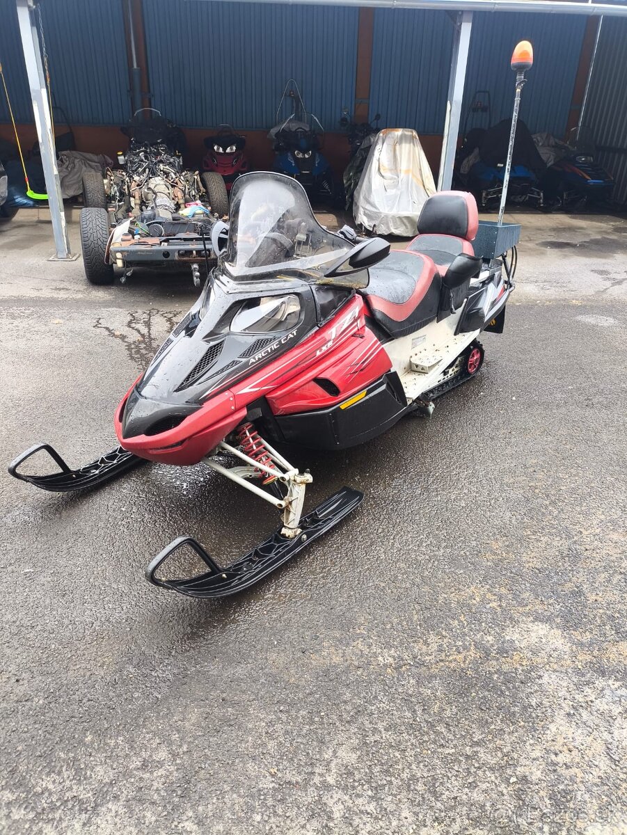 ARCTIC CAT TZ1 TOURING LXR RED