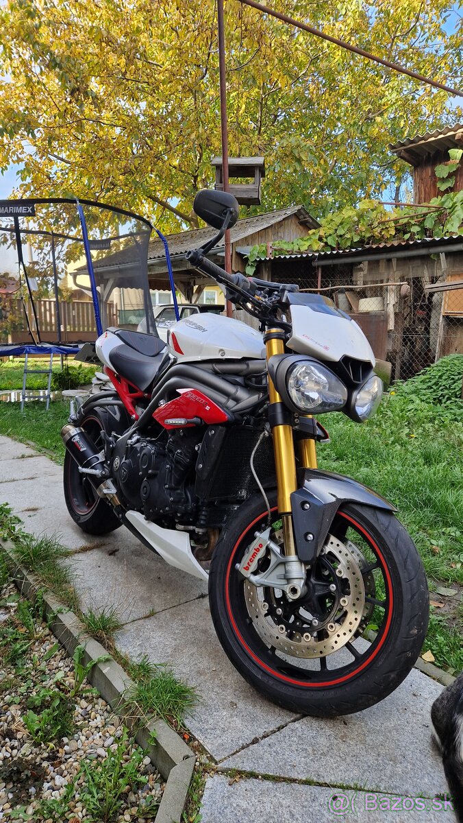 Triumph speed triple R 1050