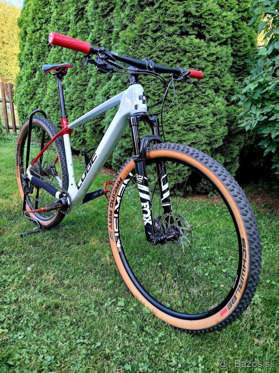 Hosrký karbonový bicykel Cube elite C 68X, velikost L, 29"