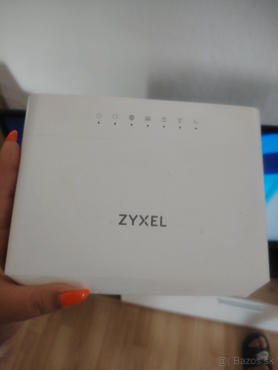 Wi-fi router s anténou značky zyxel