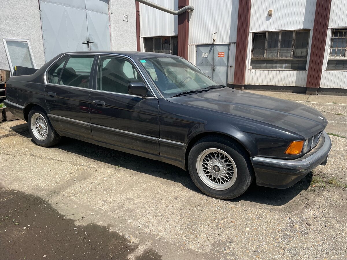 BMW 730i E32