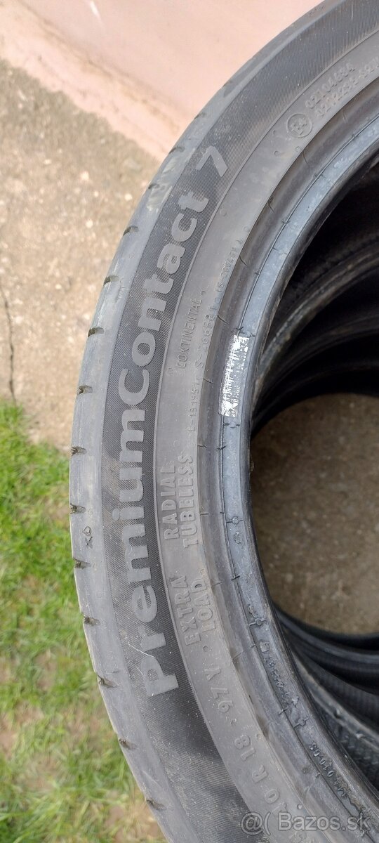 Continental 245/40 R18