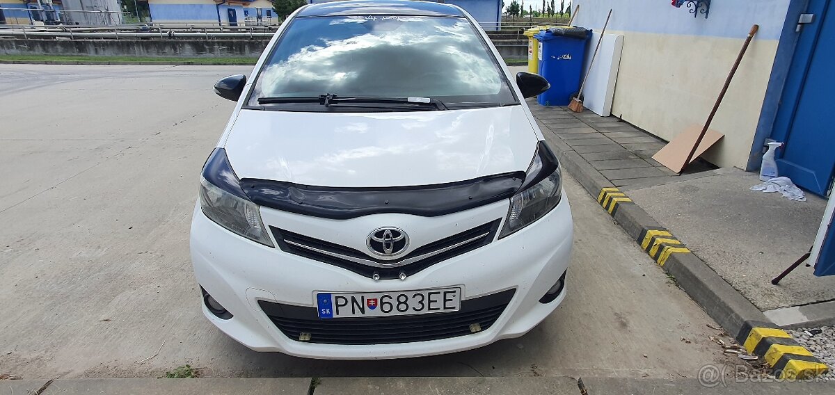 Yaris toyota 1,33 73kw 99ps biela zachovale auto