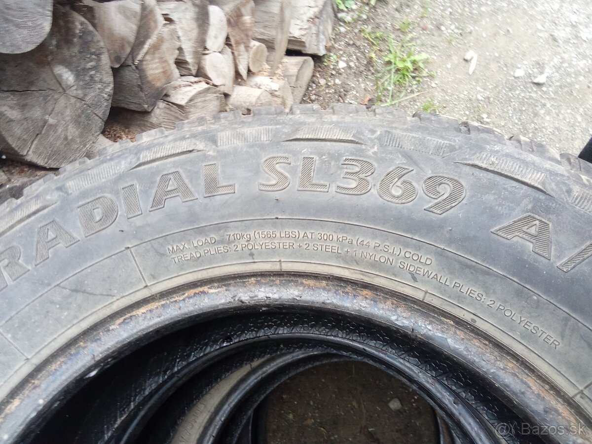 Predávam pnelmatiki 205/70r15