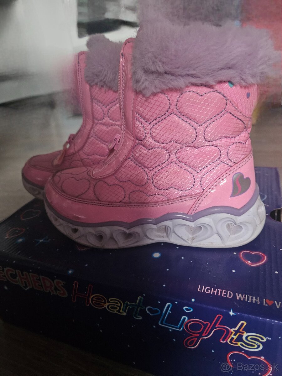 Dievcenske čižmy Skechers blikajúce v.27